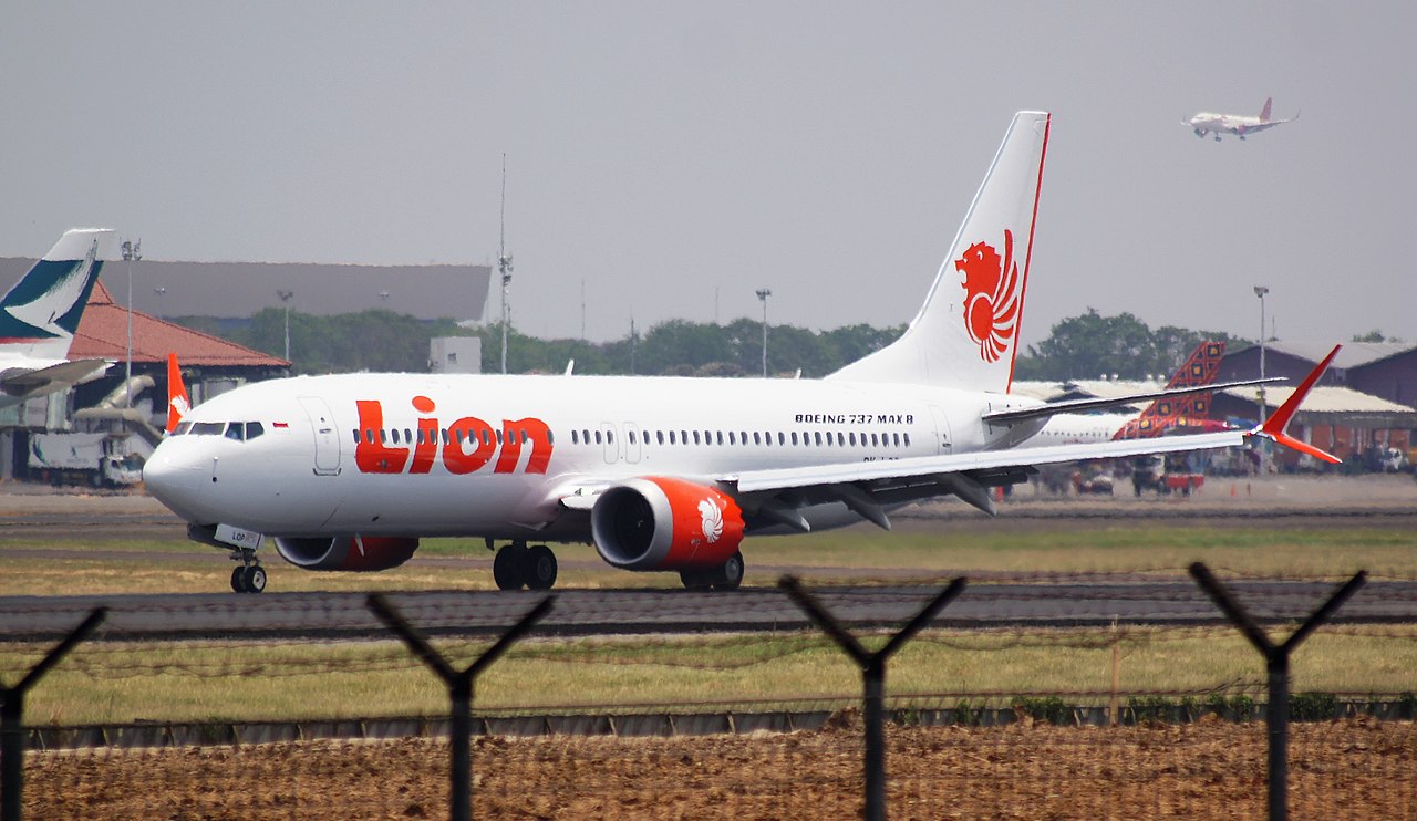Publicó Boeing boletín de seguridad para el 737 MAX tras accidente