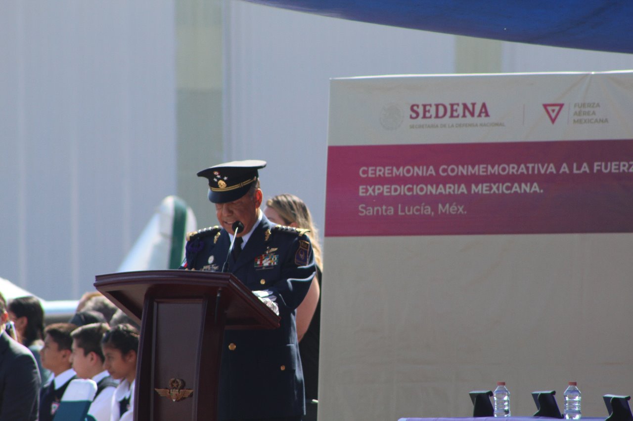 Conmemoran a pilotos del Escuadrón 201