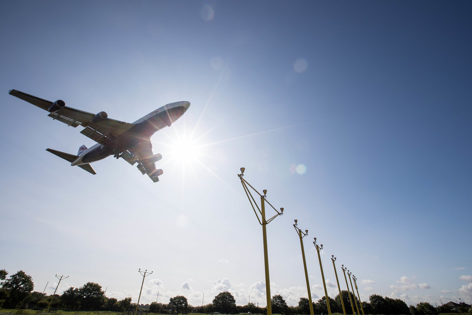 Reducen distancia entre aviones sobre el Atlántico 
