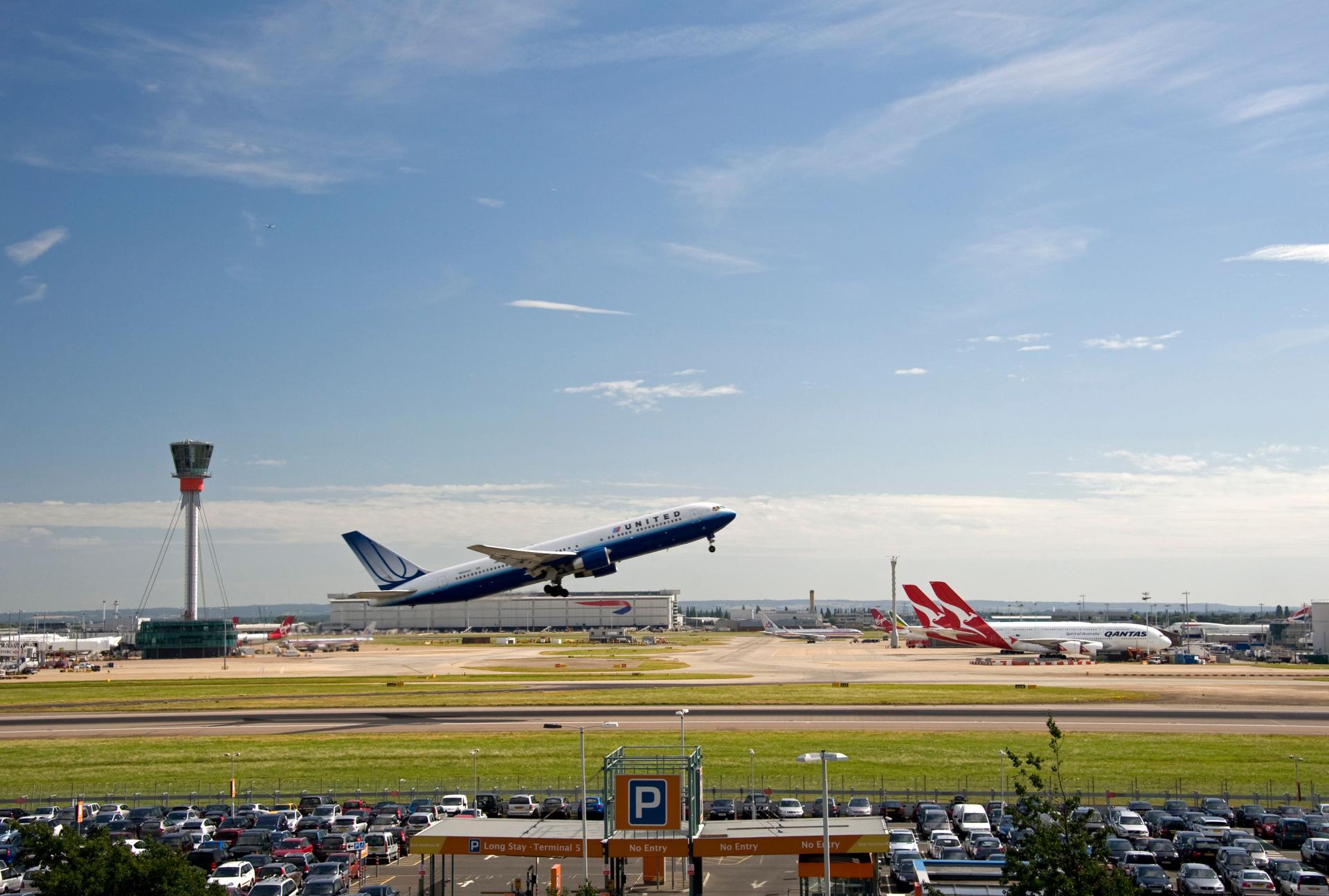 Va IATA contra incremento de costos en Heathrow