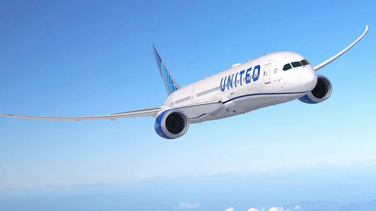 Realiza United pedido de 50 aviones B 787-9 para fortalecer su flota