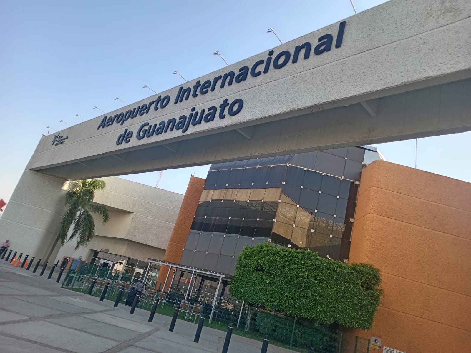 Analiza Aeropuerto de Guanajuato integrar vuelos a Europa y Asia