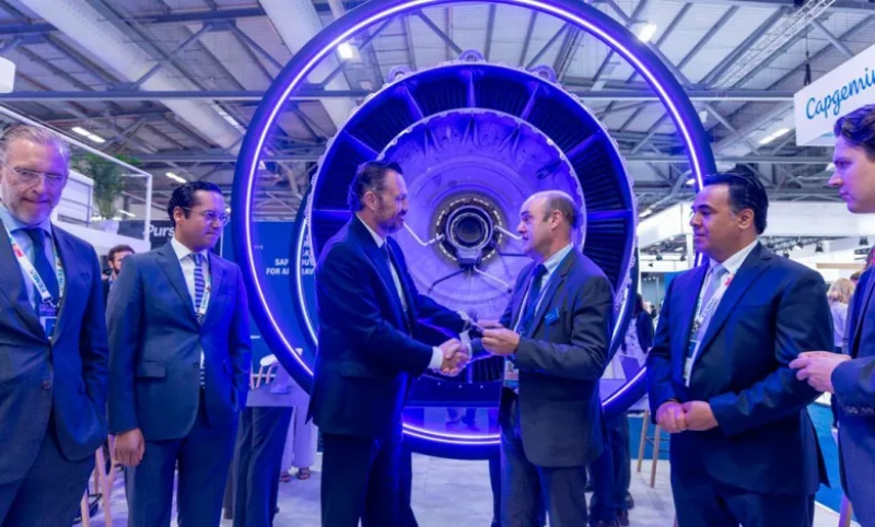 Concreta Gobierno de Querétaro casi 3 mil mdp en inversiones para sector aeroespacial