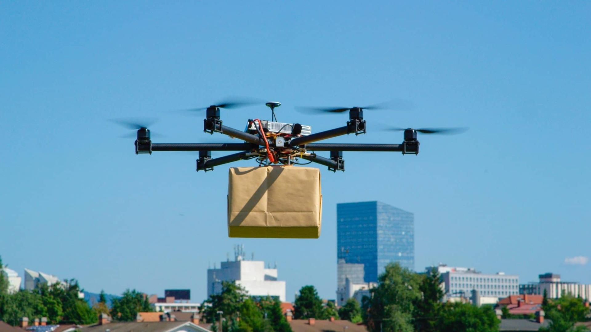 Debe México mejorar regulaciones para entrega de paquetería con drones 