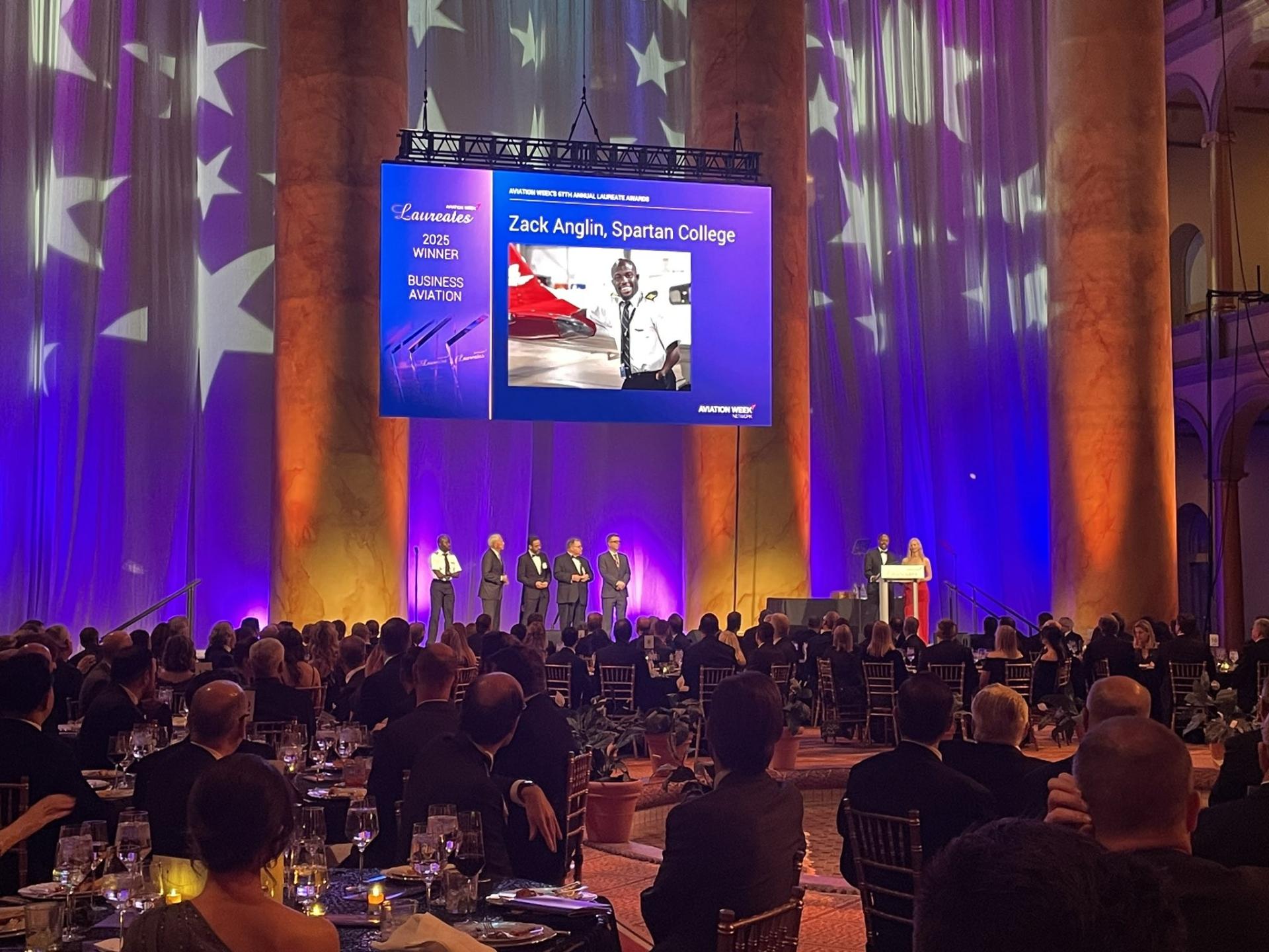 Recibe Bombardier premio Aviation Week Network Laureate por su liderazgo ambiental