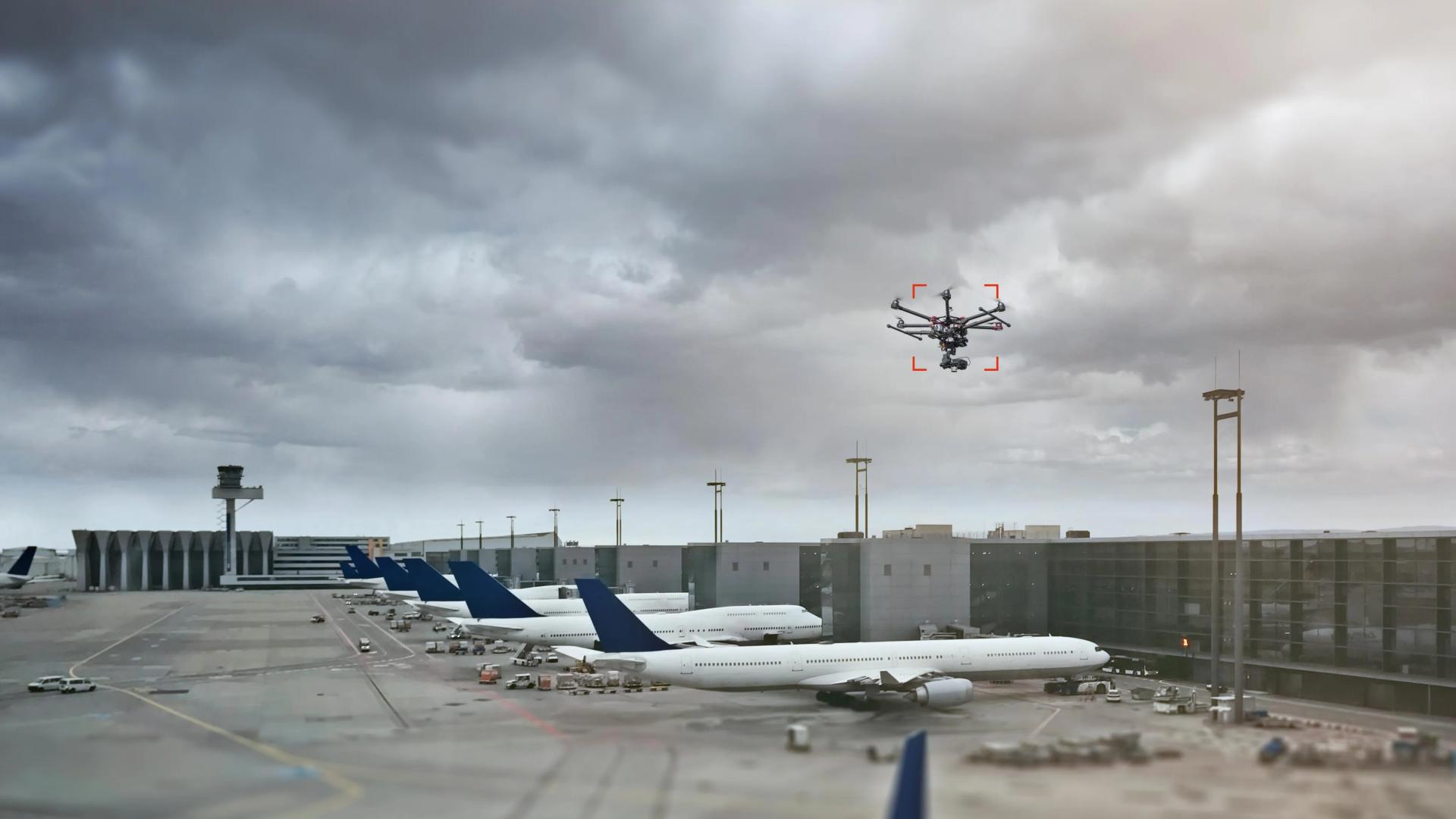 Representan drones mayor riesgo para aviones cerca de aeropuertos en EU
