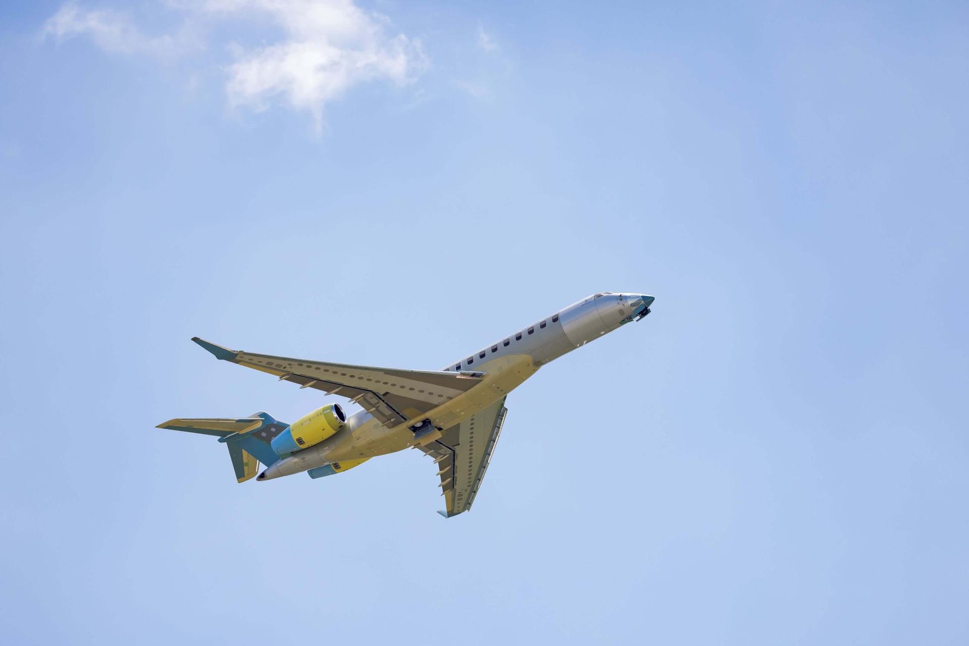 Realiza con éxito Bombardier el vuelo inaugural de su avión Global 8000 