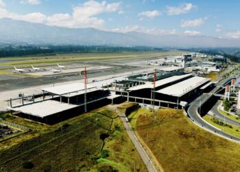 Fortalece Aeropuerto de Quito estándares de atención y experiencia al pasajero